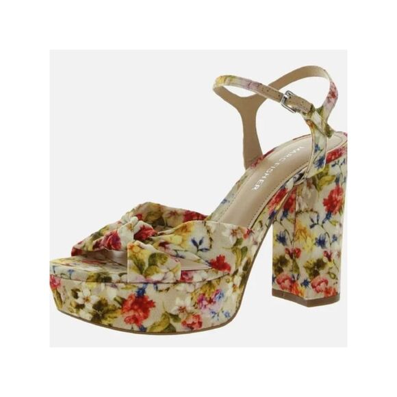 MARC FISHER Shoes - NWT MARC FISHER Womens Beige Deren Open Toe Block Heel Heeled Sandal 8.5 M